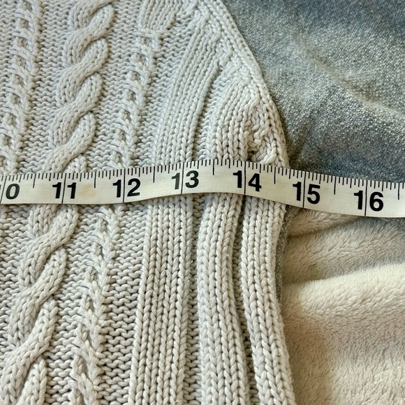 Skyr Hybrid Gray Crewneck Sweatshirt with White Cable Knit Front size S - Picture 6 of 9